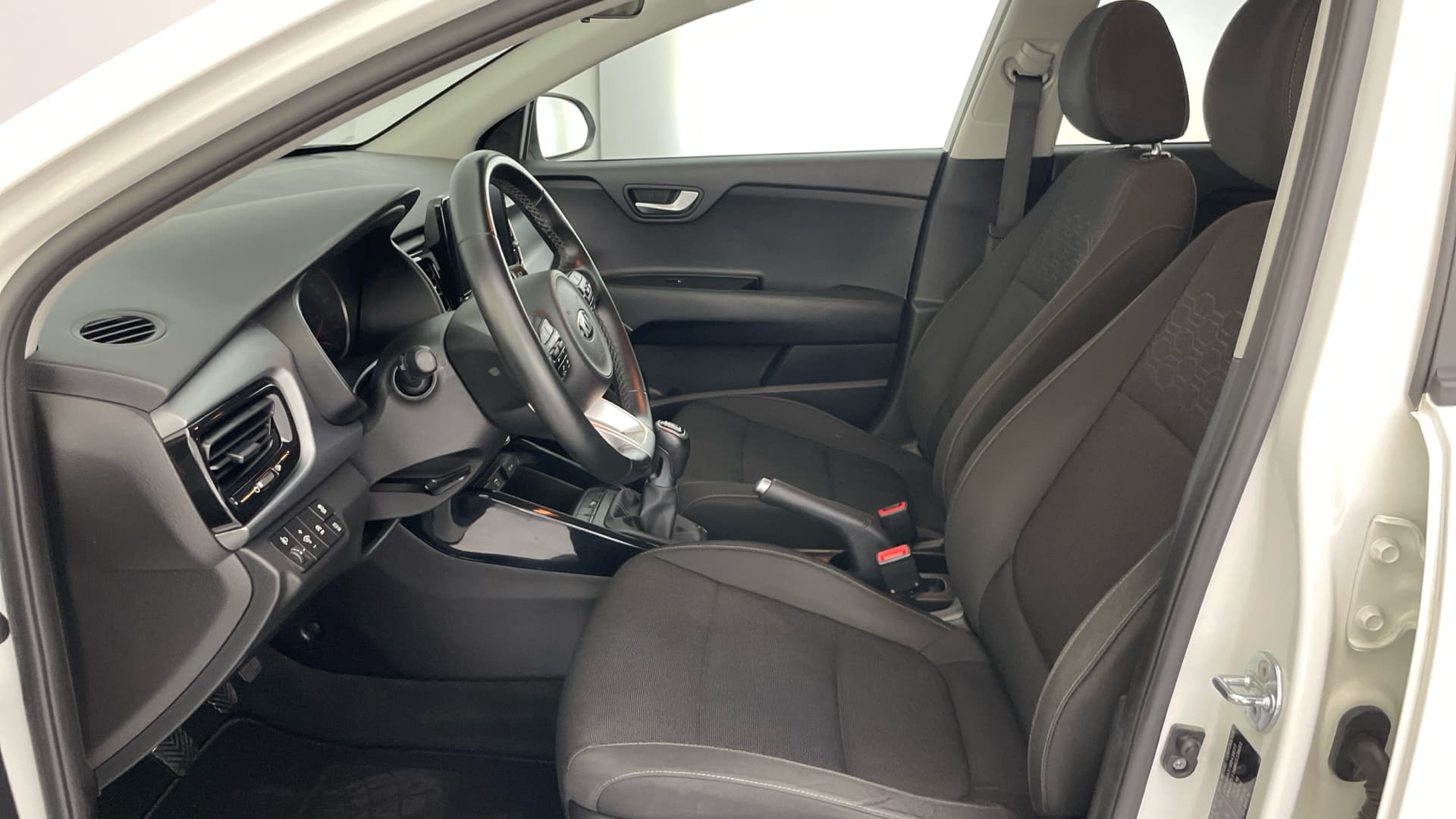 Kia Rio - 11