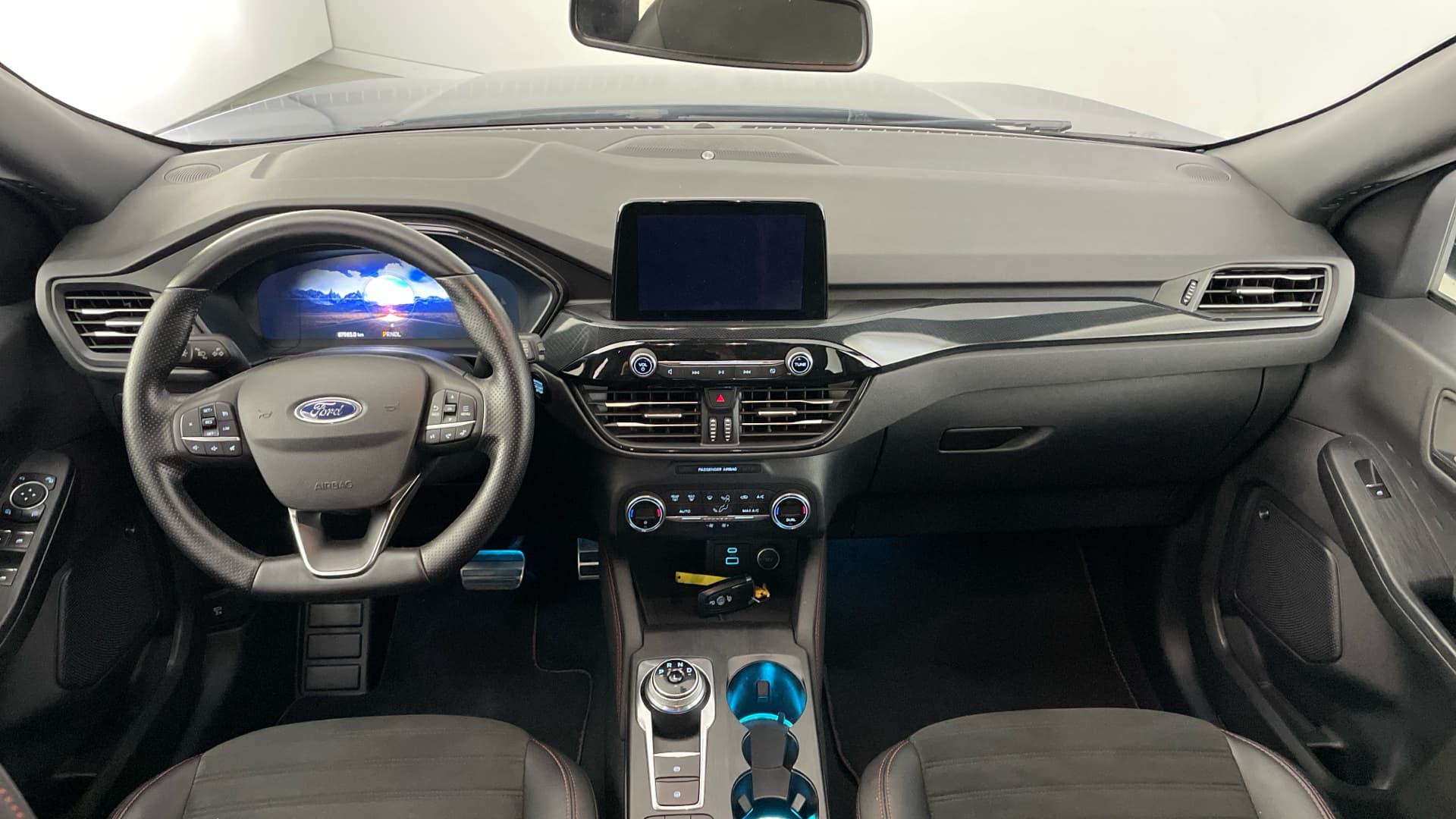 Ford Kuga - 10