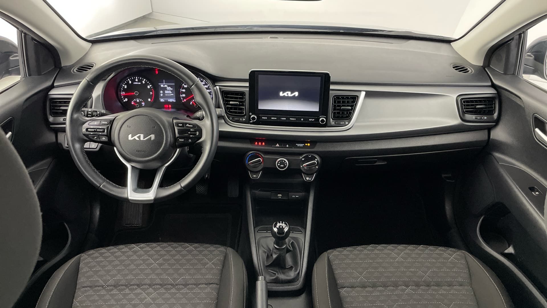 Kia Rio - 10
