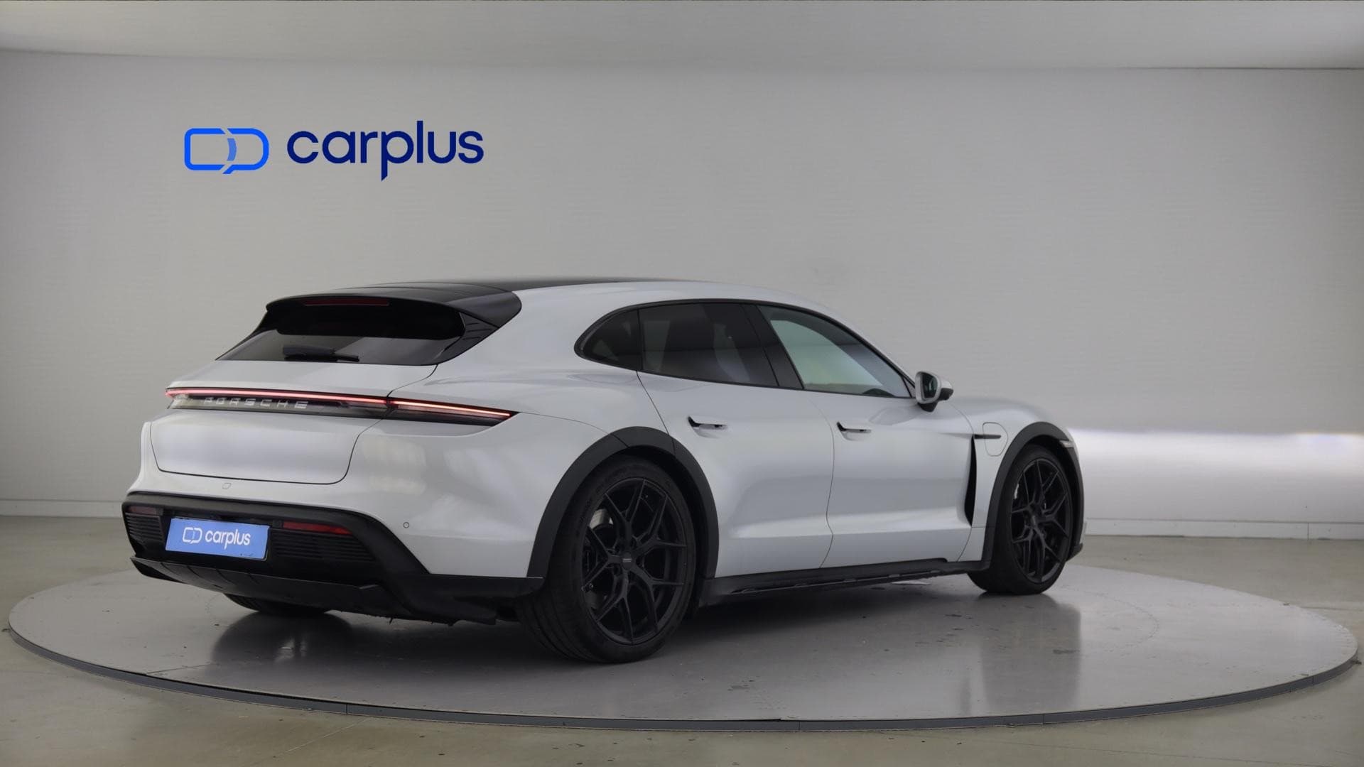 Porsche Taycan - 8