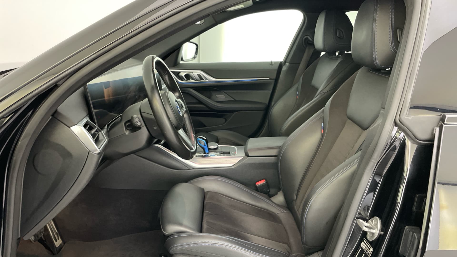 BMW i4 - 11