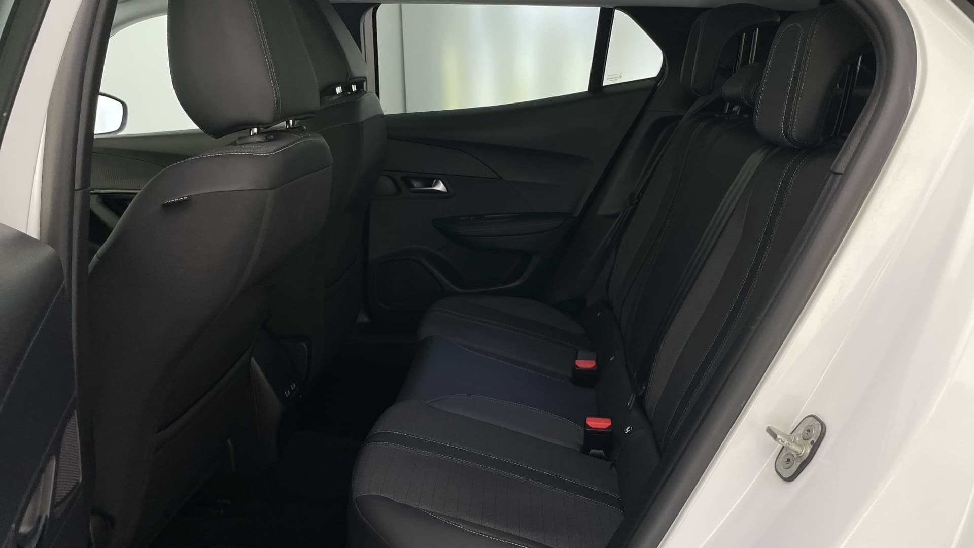 Peugeot 2008 - 12