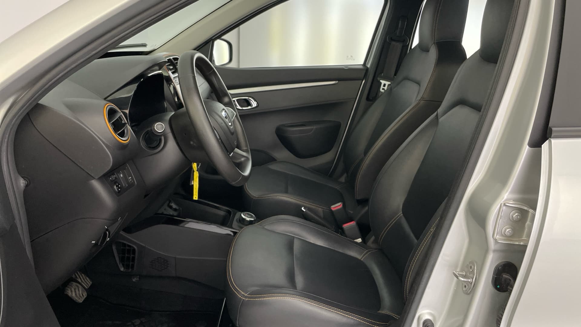Dacia Spring - 11