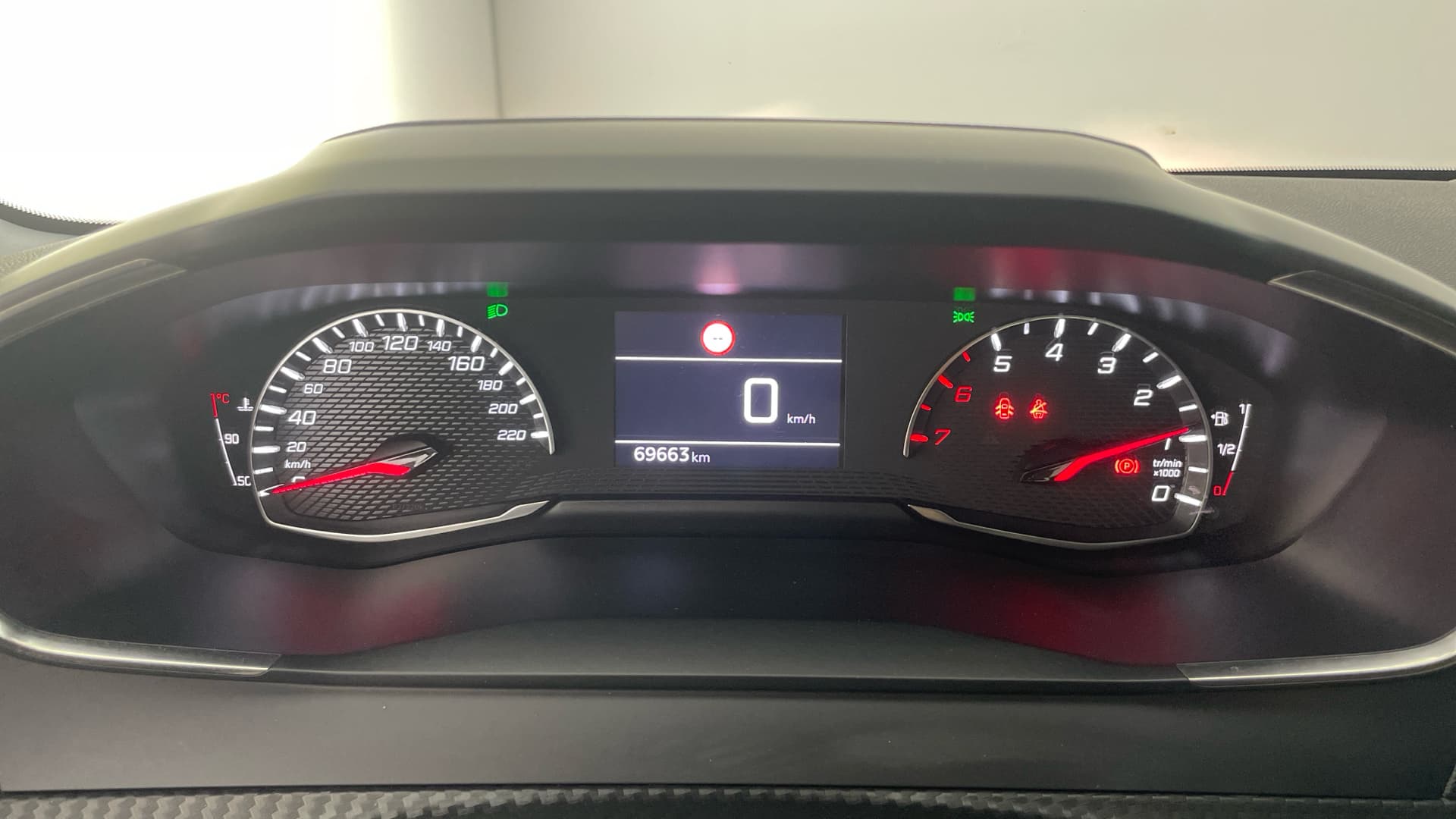 Peugeot 208 - 9