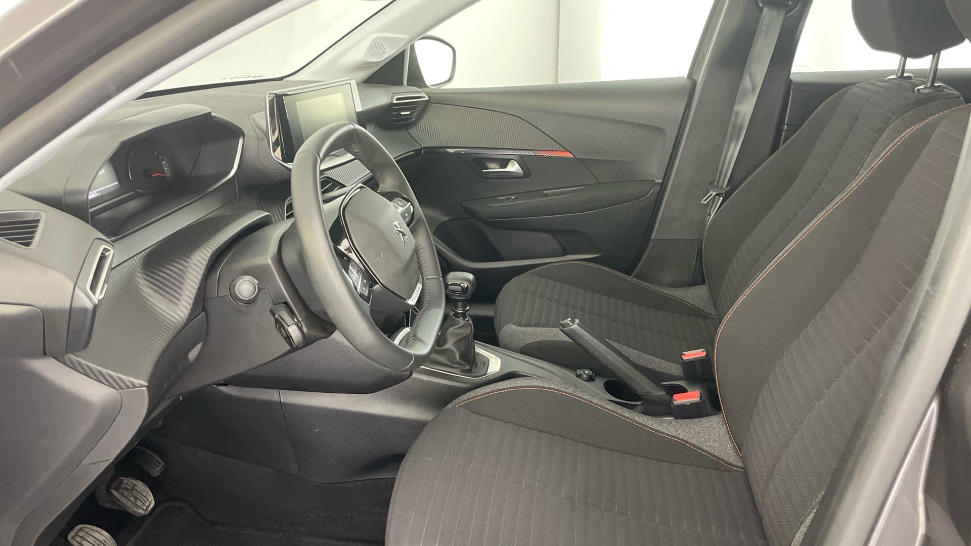 Peugeot 208 - 11
