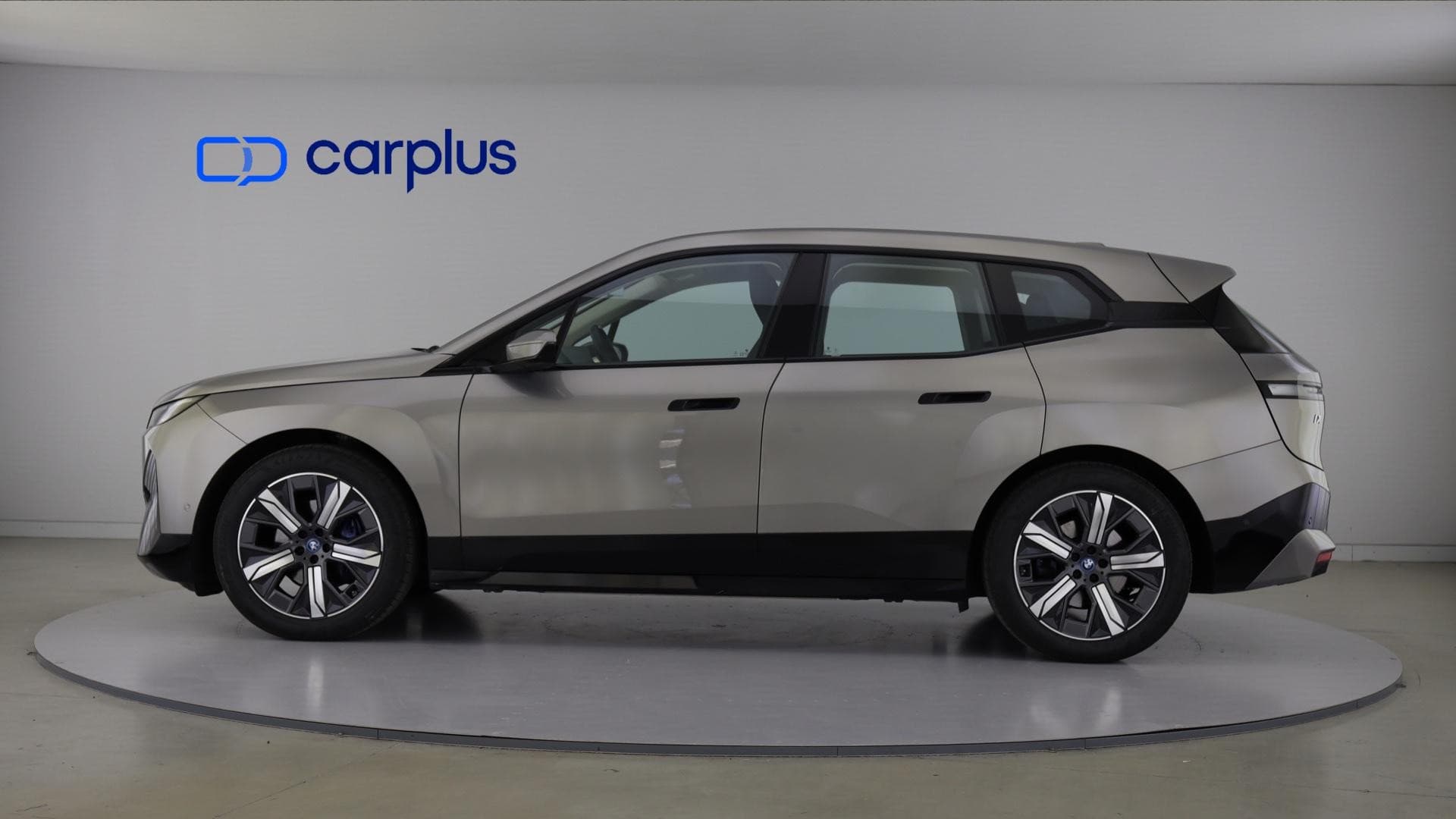 BMW iX - 4