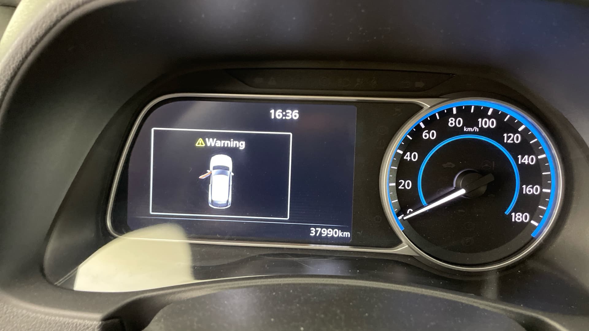 Nissan LEAF - 9