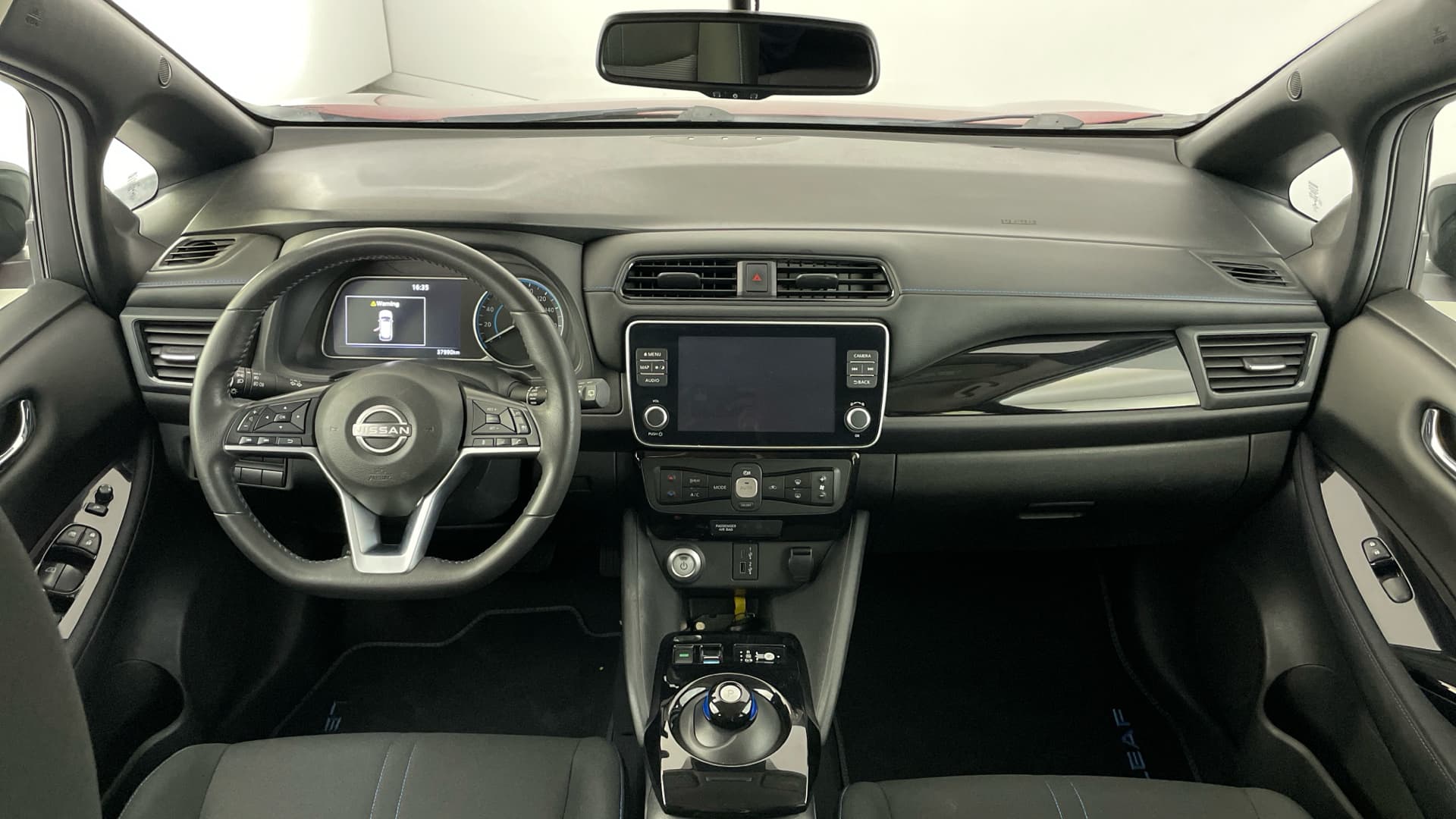 Nissan LEAF - 10