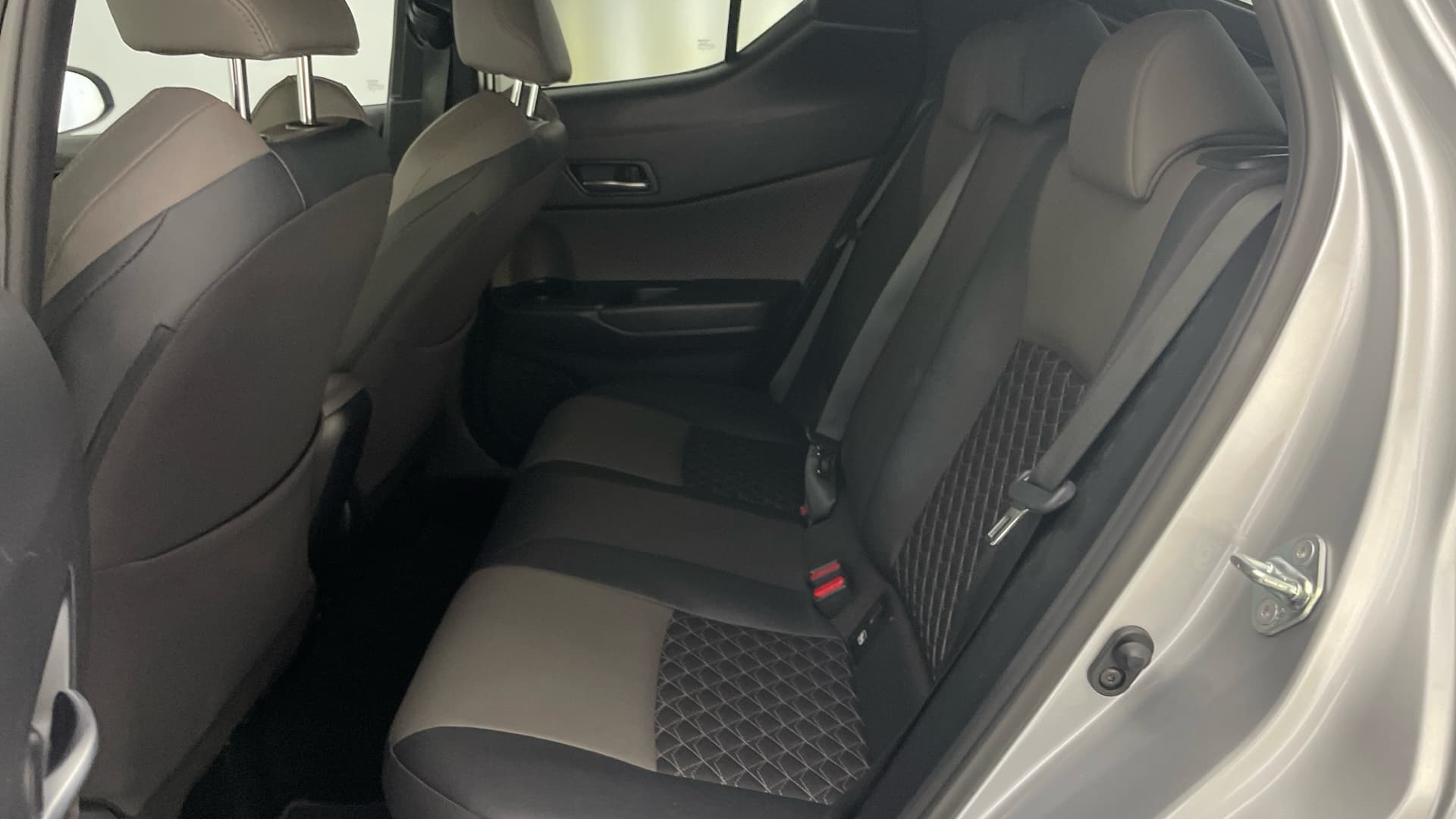 Toyota C-HR - 12