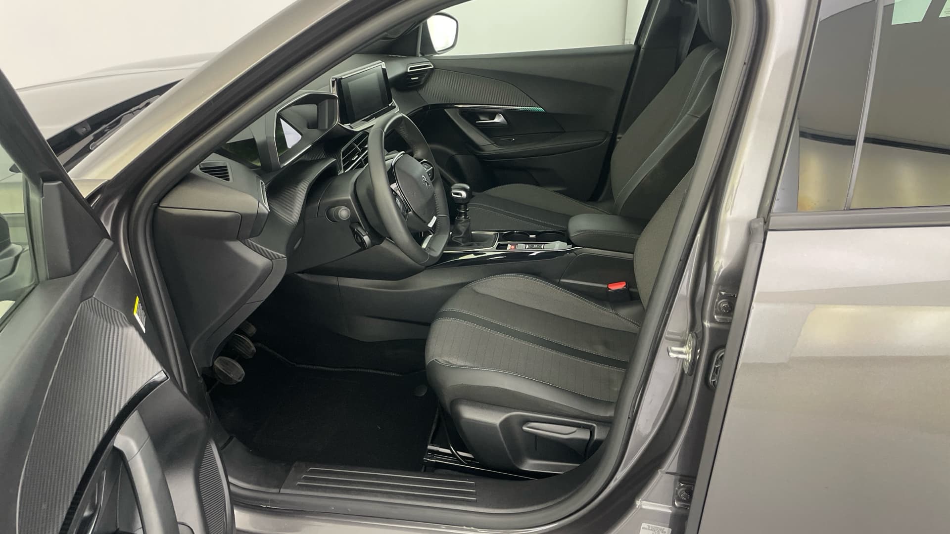 Peugeot 2008 - 11