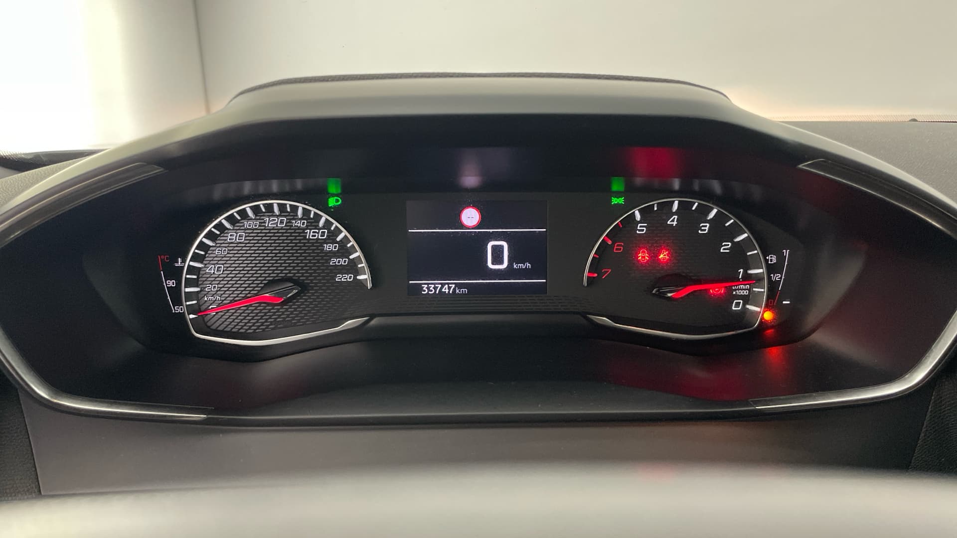 Peugeot 2008 - 9