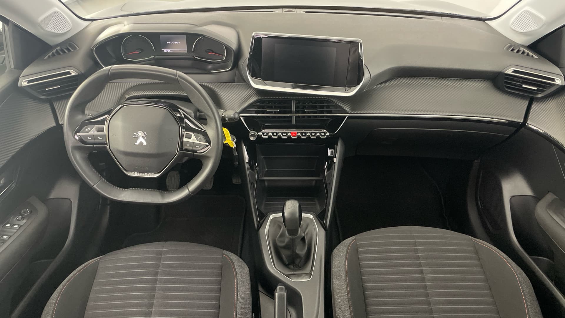 Peugeot 208 - 10