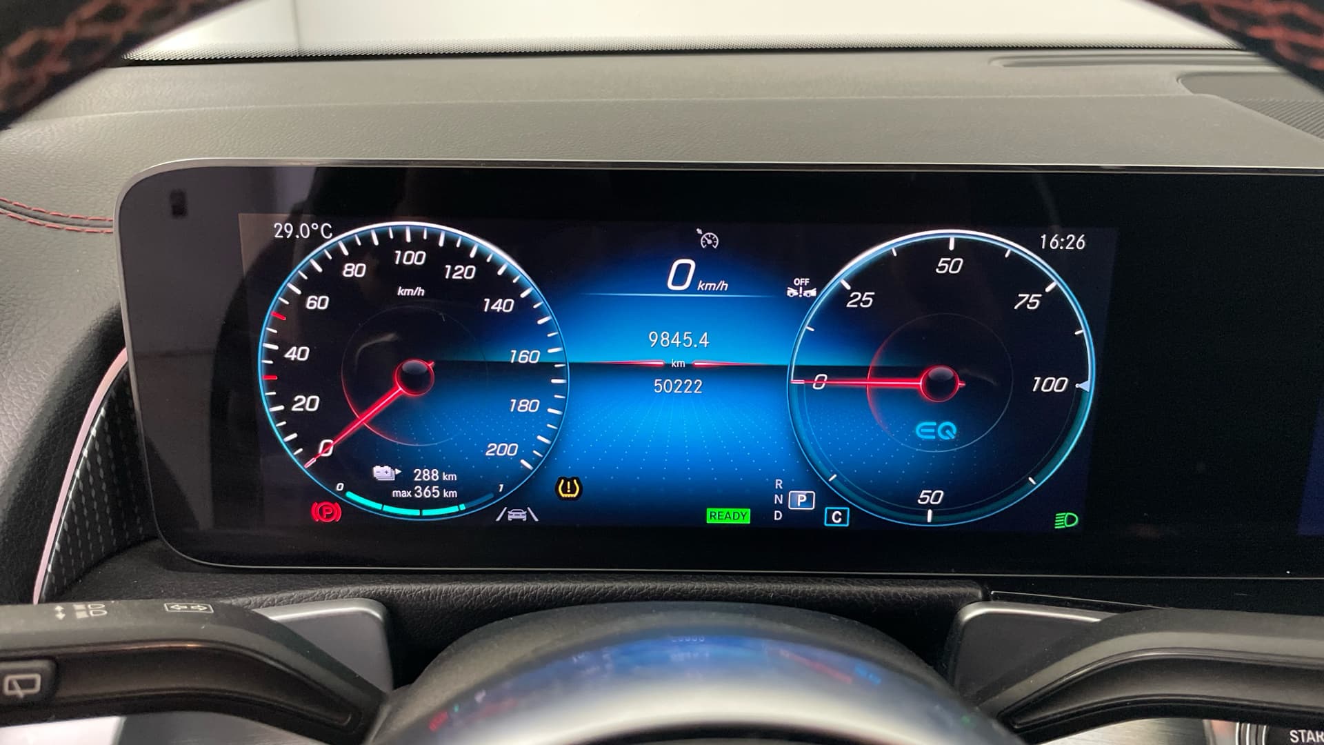 Mercedes-Benz EQB - 9