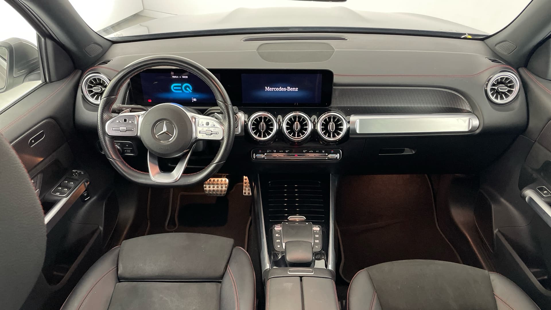Mercedes-Benz EQB - 10