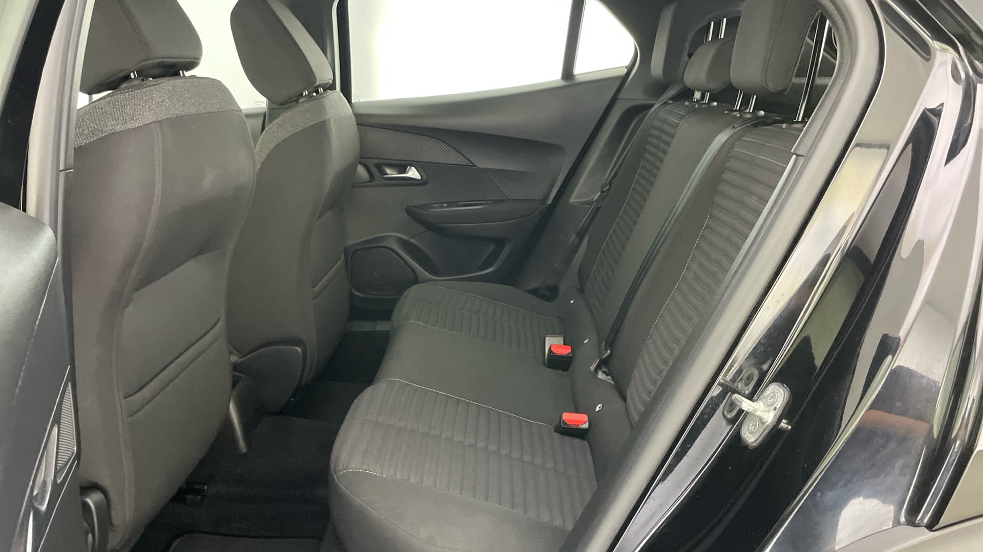 Peugeot 2008 - 12