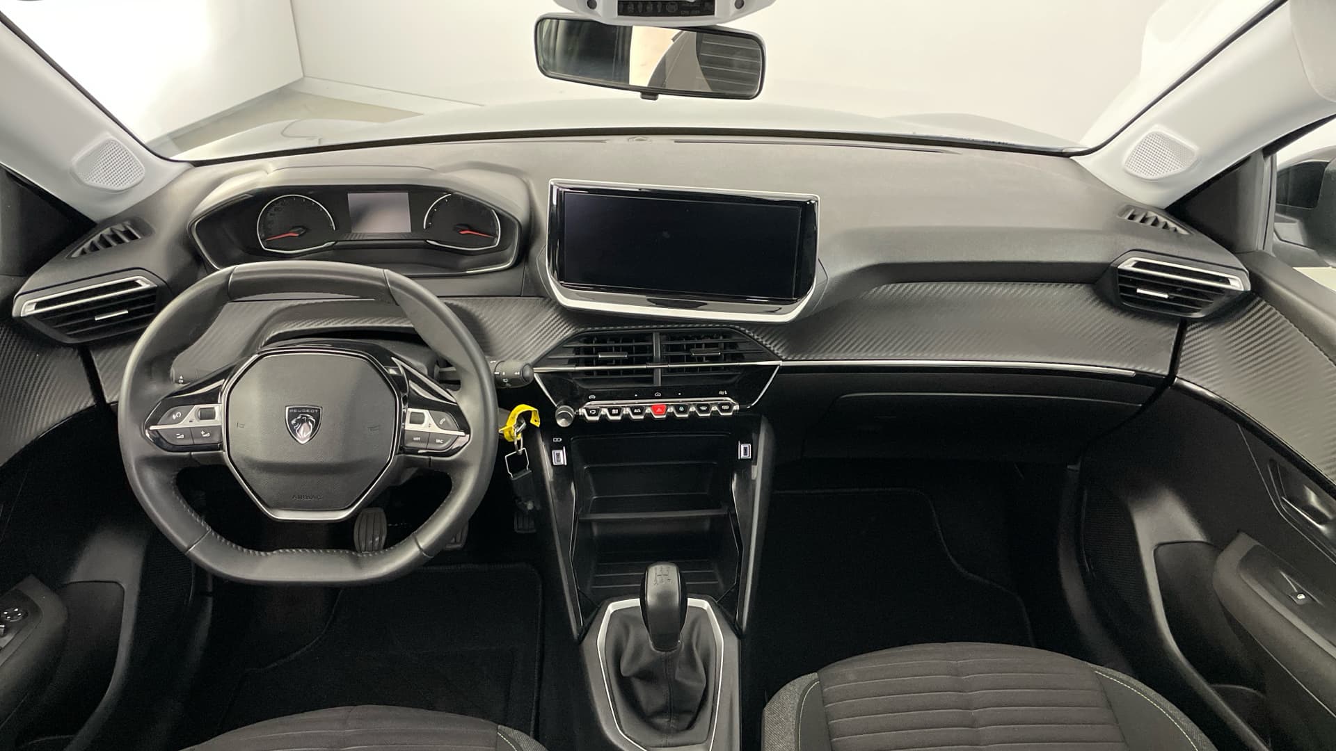 Peugeot 208 - 10