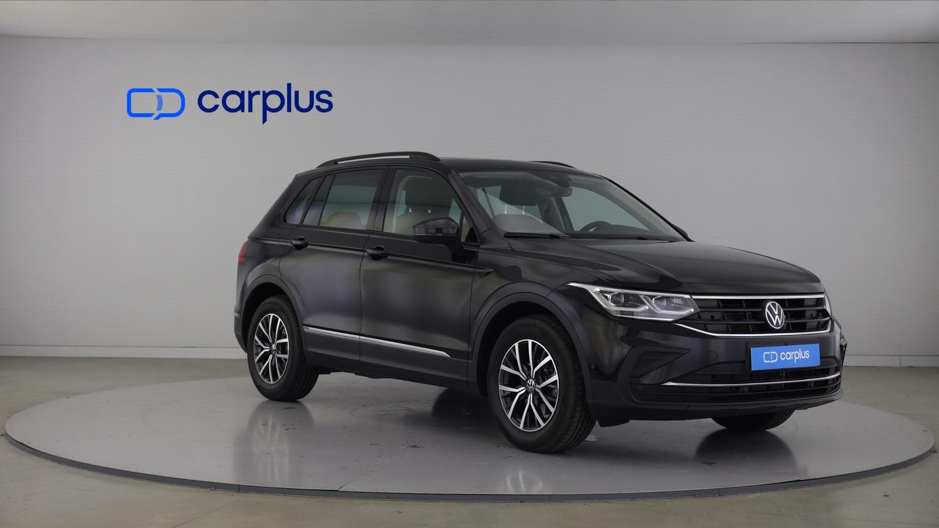 Volkswagen Tiguan - 6