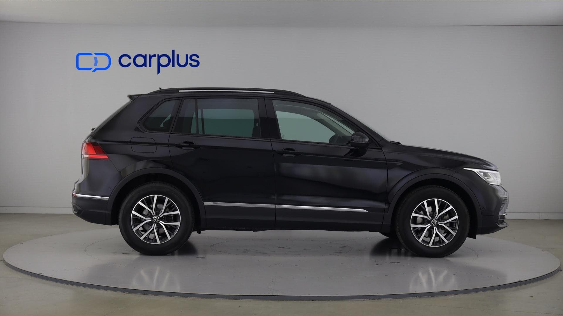 Volkswagen Tiguan - 7