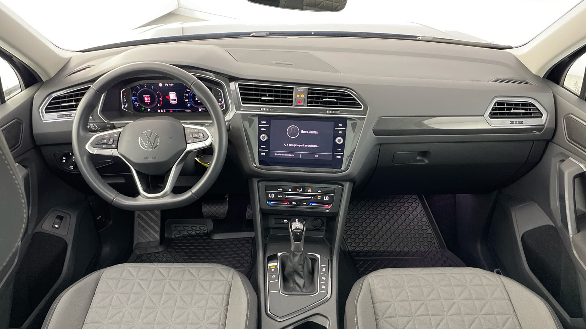 Volkswagen Tiguan - 10