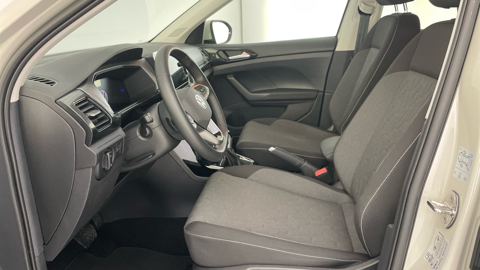 Volkswagen T-Cross - 11