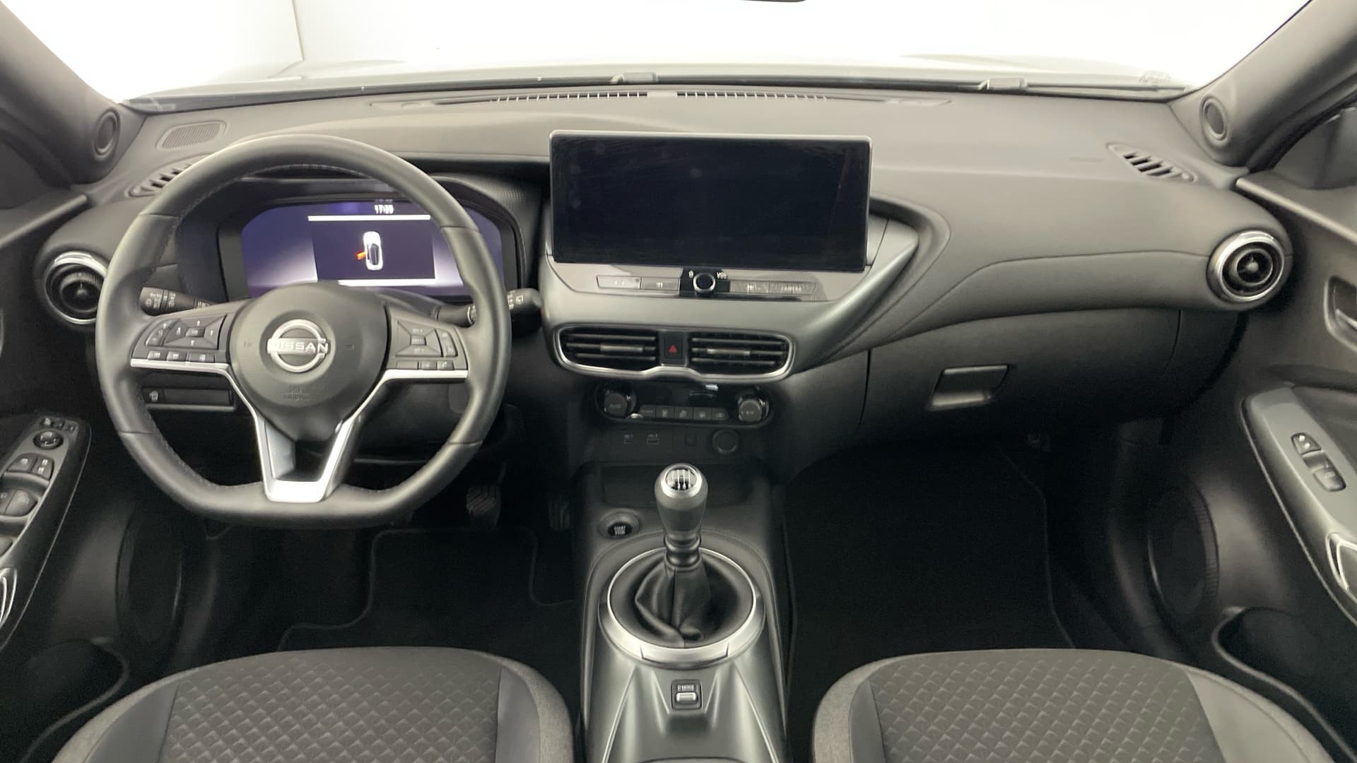 Nissan JUKE - 10