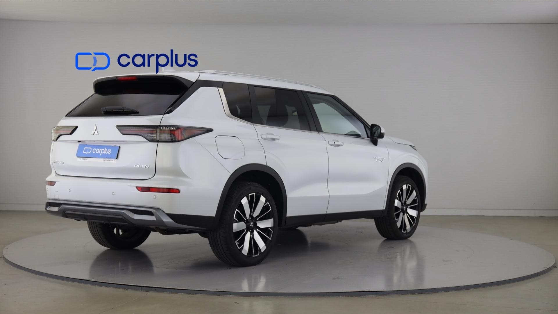 Mitsubishi Outlander - 8