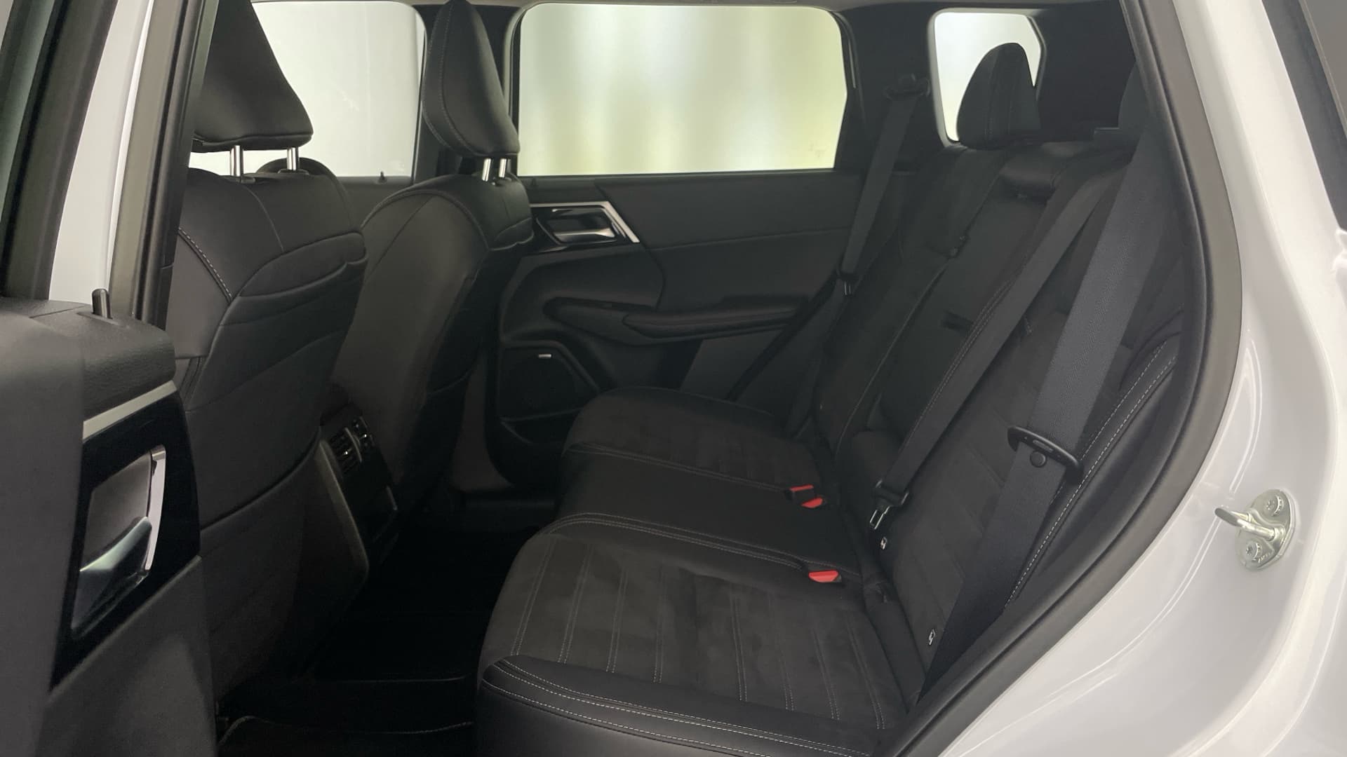 Mitsubishi Outlander - 12
