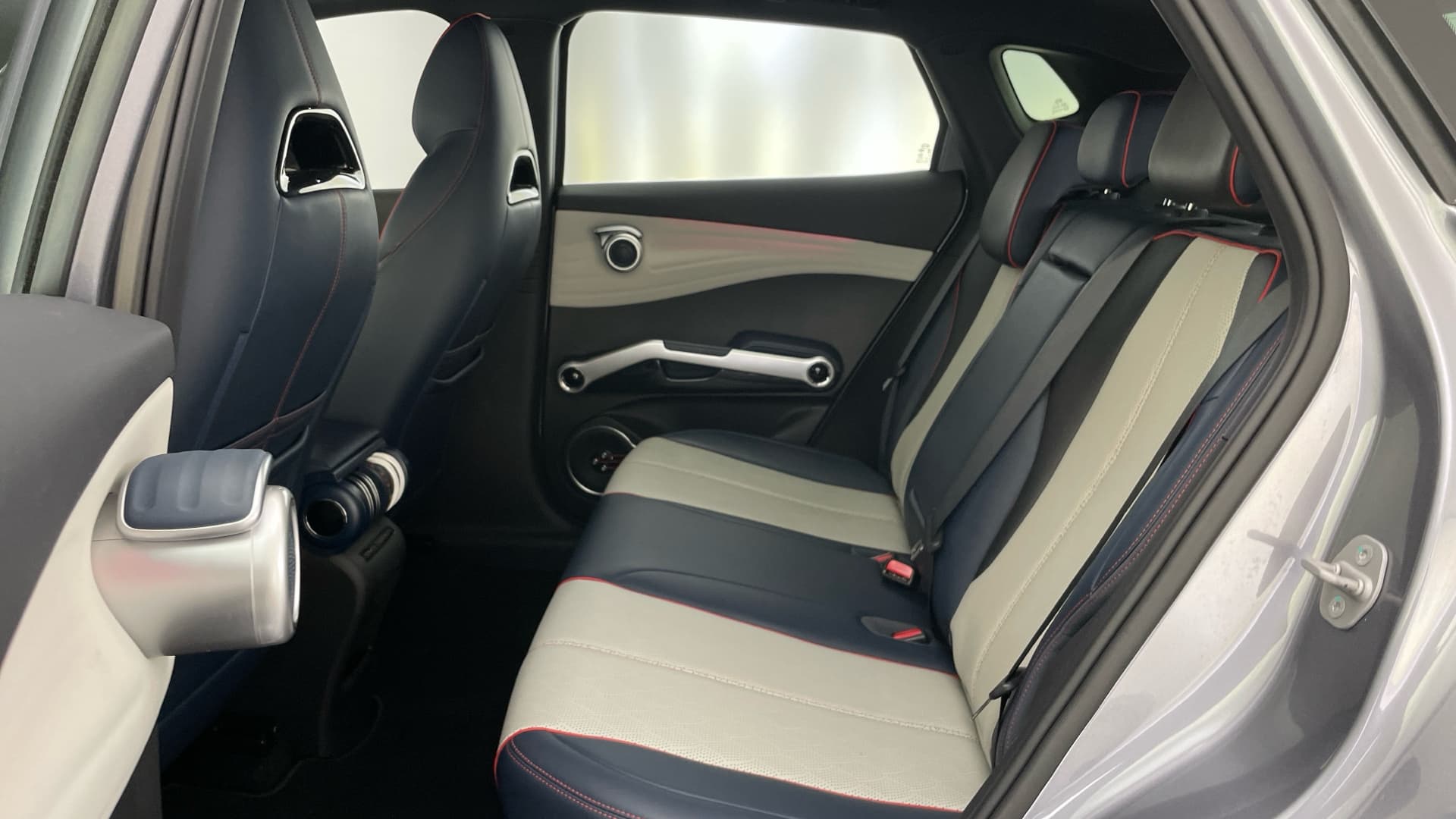 BYD ATTO 3 - 12