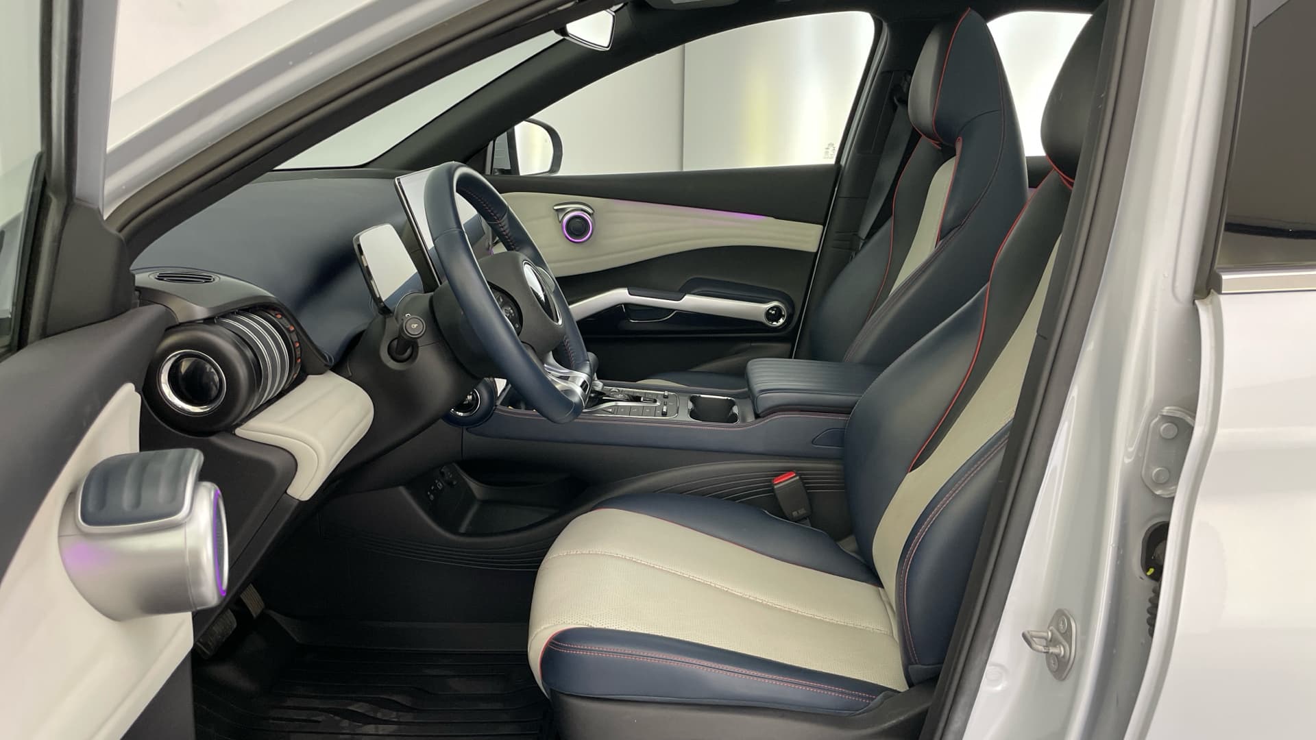 BYD ATTO 3 - 11