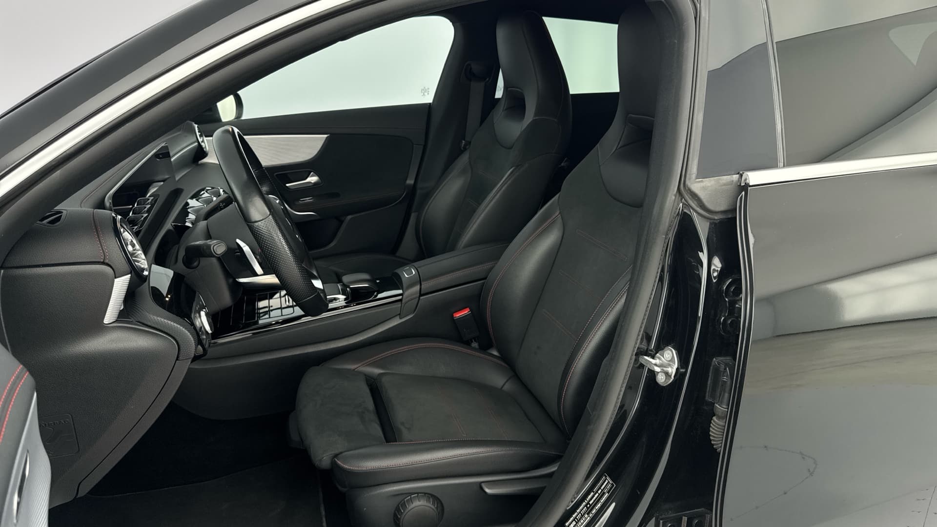 Mercedes-Benz CLA - 11