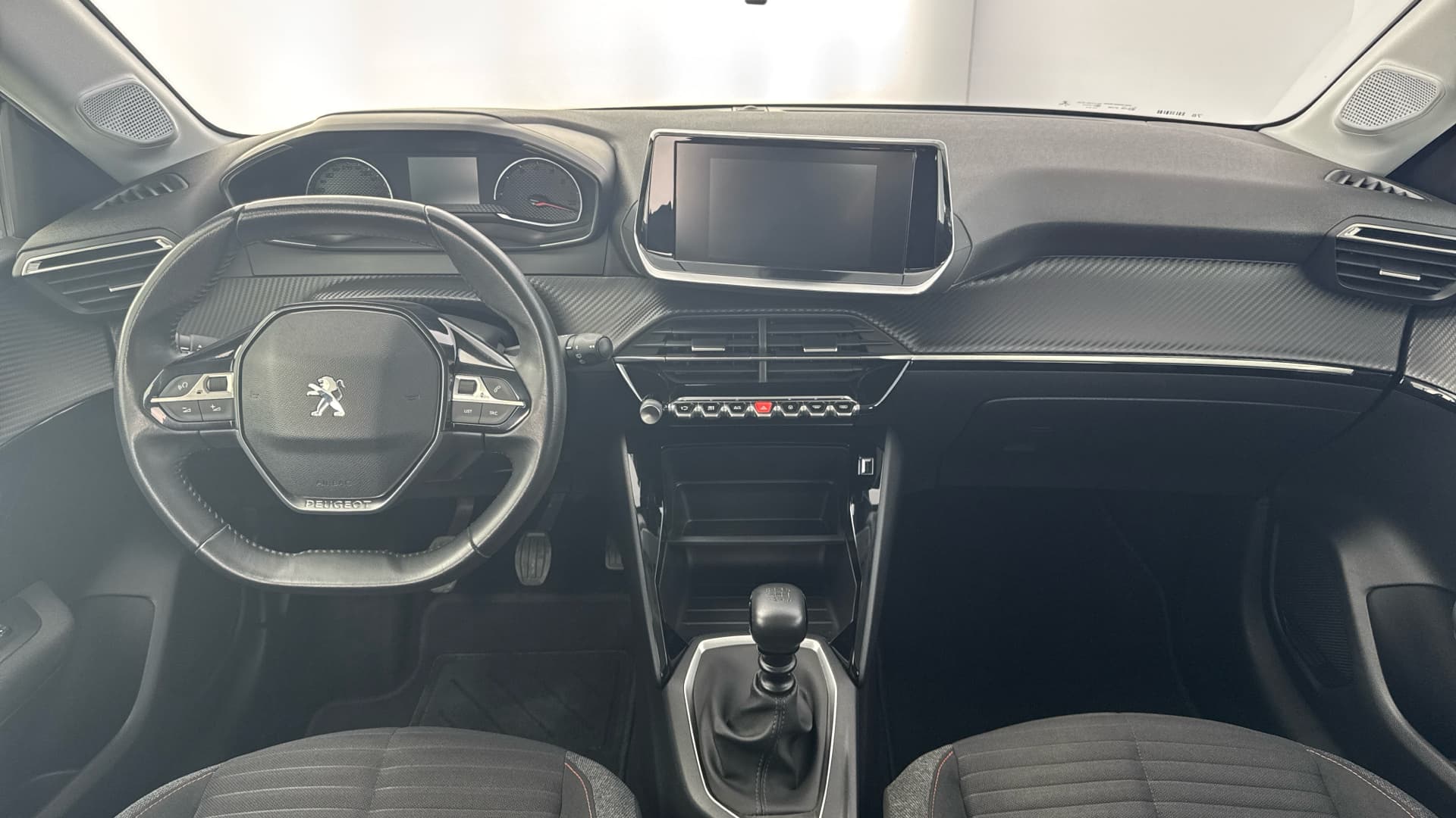 Peugeot 208 - 10