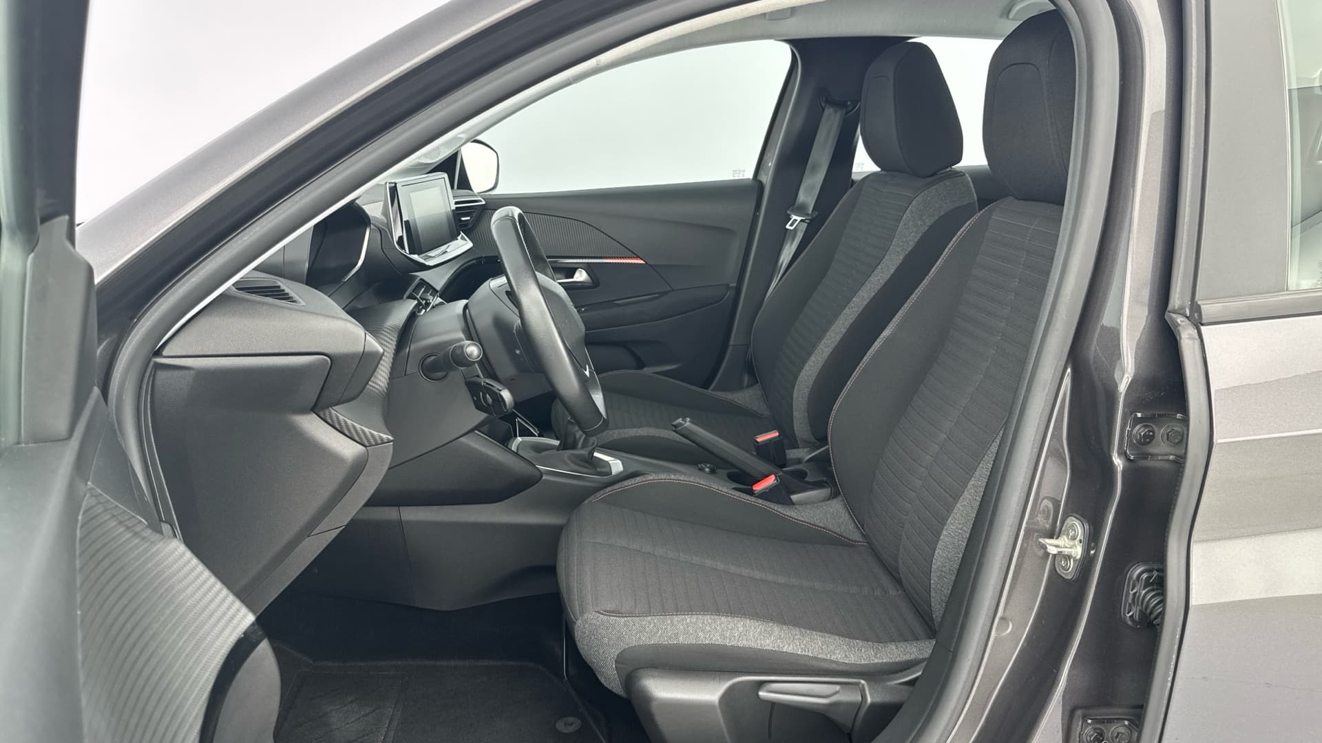 Peugeot 208 - 11
