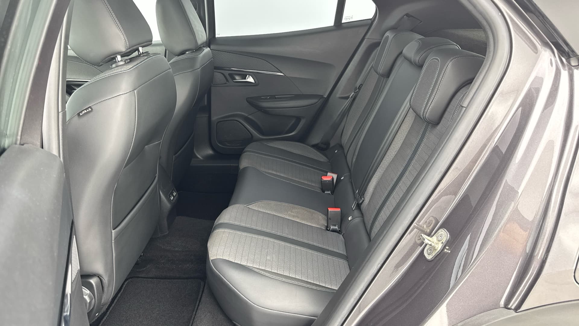 Peugeot 2008 - 12