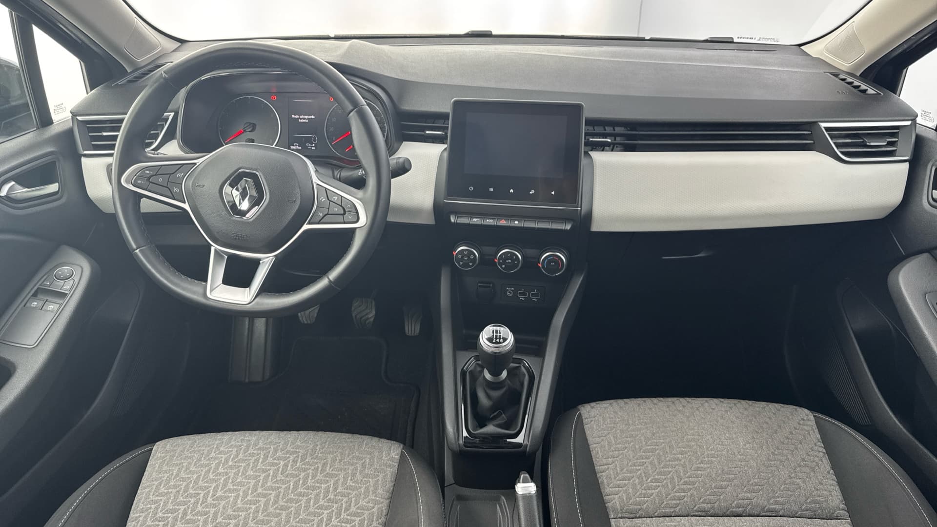 Renault Clio - 10