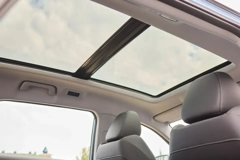 Carros com teto panorâmico: 12 modelos para conhecer