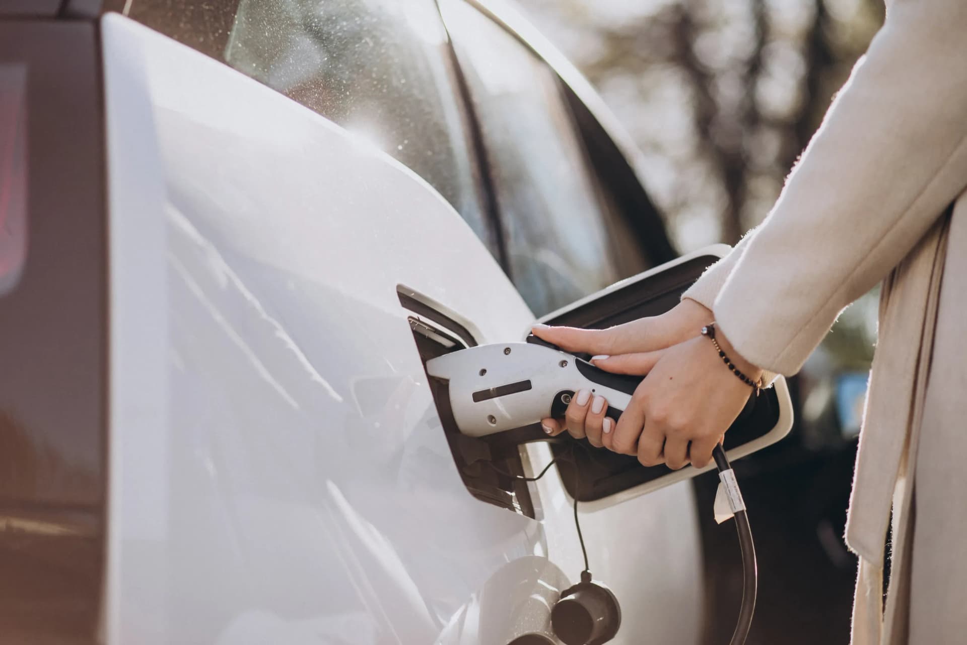 Que vantagens apresentam os carros híbridos?